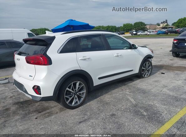 KNDCC3LC7N5516832 2022 KIA NIRO Белый Задняя правая четверть