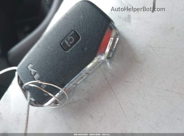 KNDCC3LC7N5516832 2022 KIA NIRO Белый Вид панели приборов