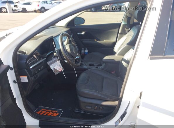 KNDCC3LC9M5482245 2021 KIA NIRO White წინა სალონის ხედი