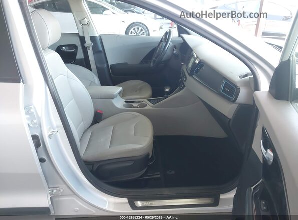 KNDCC3LD2K5267120 2019 KIA NIRO PLUG-IN HYBRID Silver Вид салону спереду