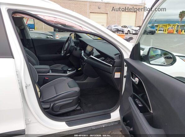 KNDCC3LG9L5047548 2020 KIA NIRO EV Белый Вид салона спереди