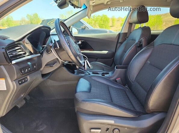 KNDCD3LD6N5546765 2022 KIA NIRO Gray წინა სალონის ხედი