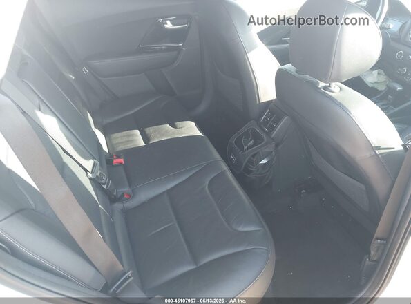 KNDCE3LC9K5216263 2019 KIA NIRO White 