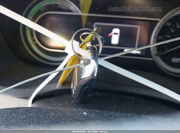KNDCE3LC9K5216263 2019 KIA NIRO White 