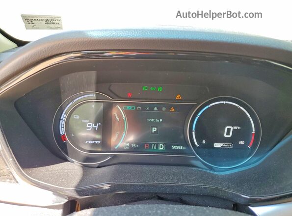 KNDCE3LG1N5135474 2022 KIA NIRO Black 
