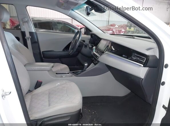 KNDCM3LD2N5543345 2022 KIA NIRO PLUG-IN HYBRID White Front interior view
