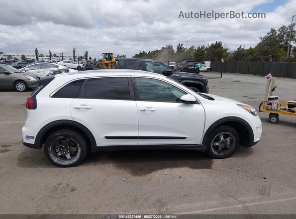 KNDCM3LD5K5234335 2019 KIA NIRO PLUG-IN HYBRID White 360 interior view