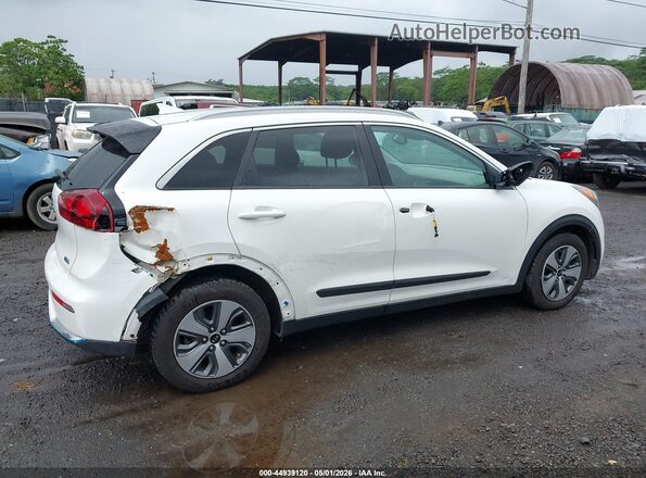KNDCM3LD7J5211010 2018 KIA NIRO PLUG-IN HYBRID White Вид задньої частини салону