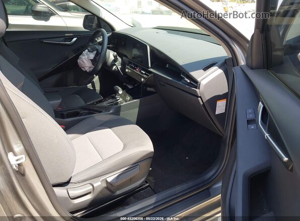 KNDCP3LE1S5216236 2025 KIA NIRO Gray Вид салону спереду
