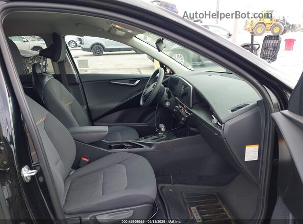 KNDCP3LE2S5234986 2025 KIA NIRO Black Вид салону спереду
