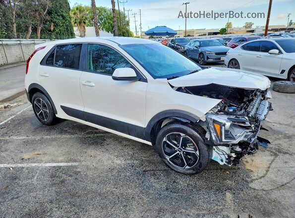 KNDCP3LE3T5330952 2026 KIA NIRO White Front right