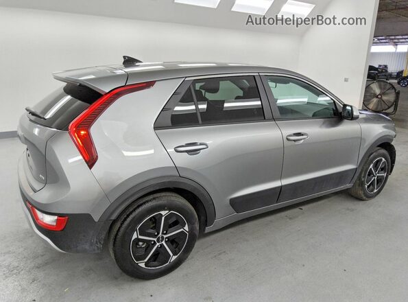 KNDCP3LE3T5336198 2026 KIA NIRO Серебряный 