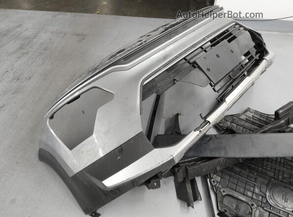 KNDCP3LE3T5336198 2026 KIA NIRO Серебряный 