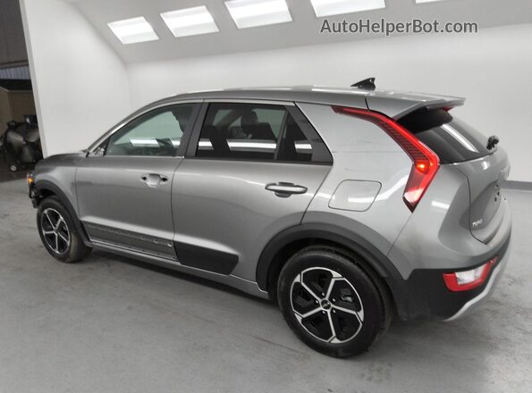 KNDCP3LE3T5336198 2026 KIA NIRO Серебряный 