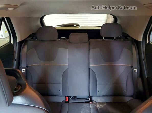 KNDCP3LE5T5347834 2026 KIA NIRO White Вид задніх сидінь