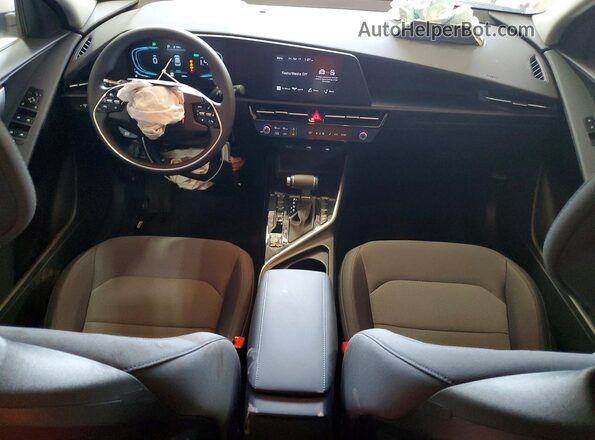 KNDCP3LE5T5347834 2026 KIA NIRO White Вид панелі приладів