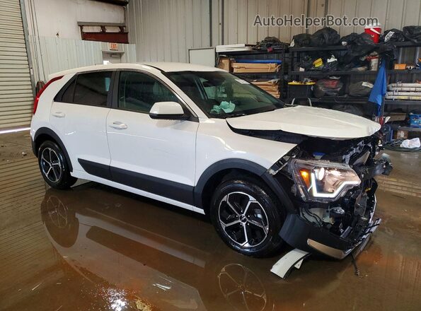 KNDCP3LE5T5347834 2026 KIA NIRO White Передня права чверть