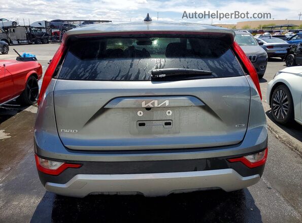 KNDCP3LE7T5323633 2026 KIA NIRO Gray Widok z tyłu