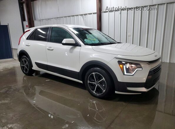 KNDCP3LEXT5340278 2026 KIA NIRO Белый Передняя правая четверть