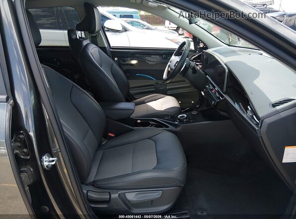KNDCR3L14R5114544 2024 KIA NIRO EV Black 