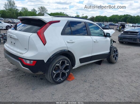 KNDCR3LE2R5145195 2024 KIA NIRO White Trasero derecho