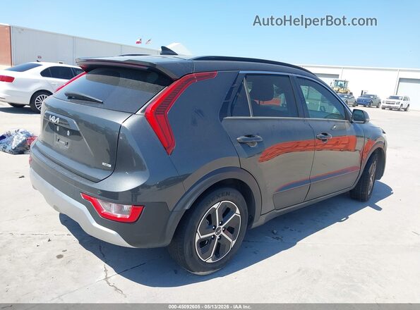 KNDCR3LE9P5085137 2023 KIA NIRO Gray Trasero derecho
