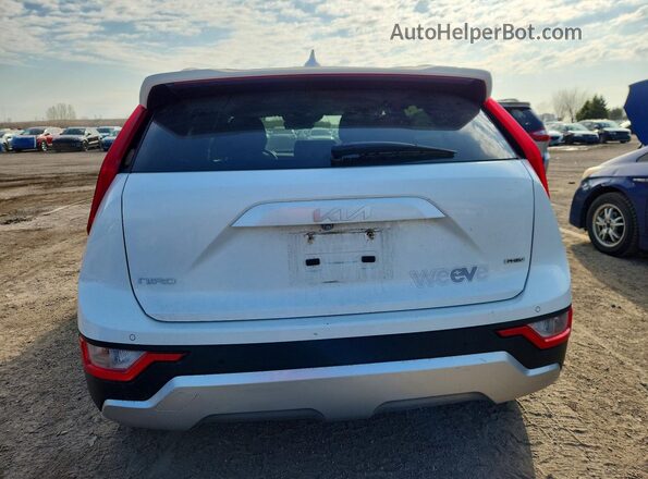 KNDCS3LF6R5202561 2024 KIA NIRO Белый 