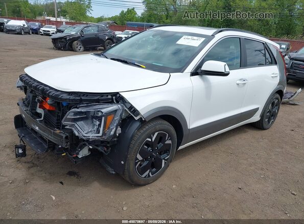 KNDCT3L17R5087244 2024 KIA NIRO EV White 