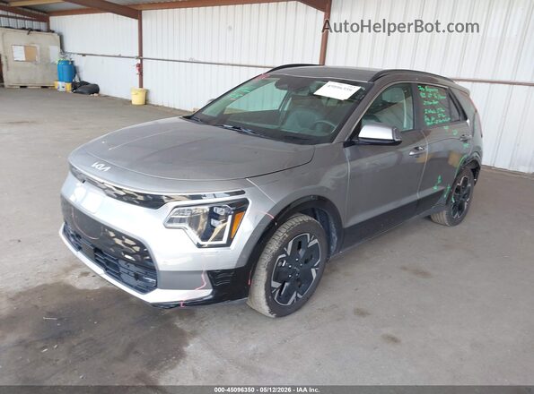 KNDCT3L18P5033125 2023 KIA NIRO EV Gray Առջևի ձախ երեք քառորդ տեսարան