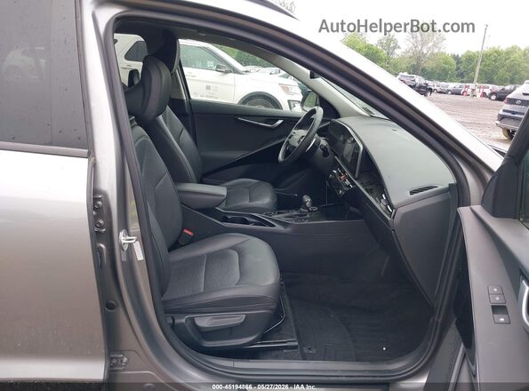KNDCT3LE8P5059095 2023 KIA NIRO Gray Вид салону спереду