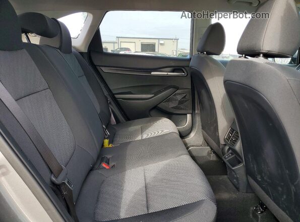 KNDEP2AAXT7909704 2026 KIA SELTOS Silver Widok wnętrza z tyłu