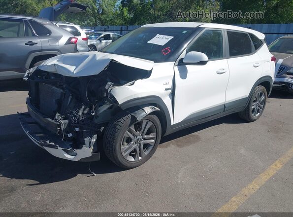 KNDEPCAA0M7144543 2021 KIA SELTOS White Vista tres cuartos delantera izquierda