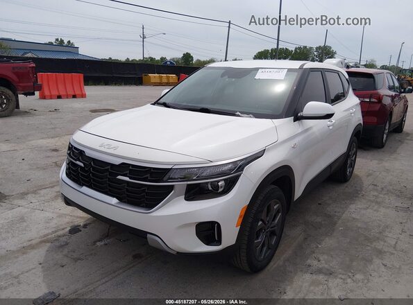KNDEPCAA2R7556406 2024 KIA SELTOS White წინა მარცხენა ხედი სამი მეოთხედიდან