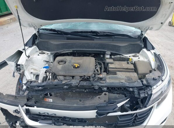KNDEPCAA2R7644761 2024 KIA SELTOS White Vista trasera