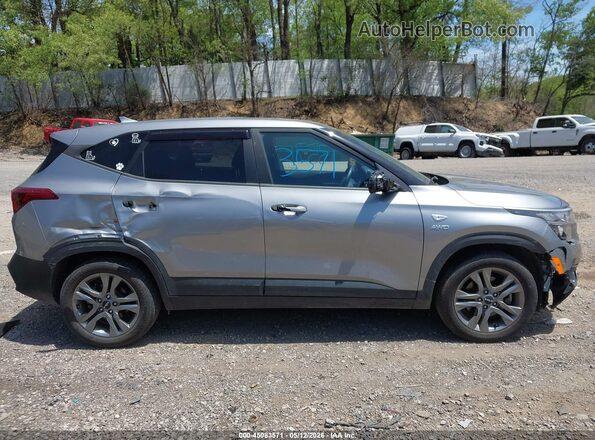 KNDEPCAA7P7456377 2023 KIA SELTOS Silver უკანა სალონის ხედი