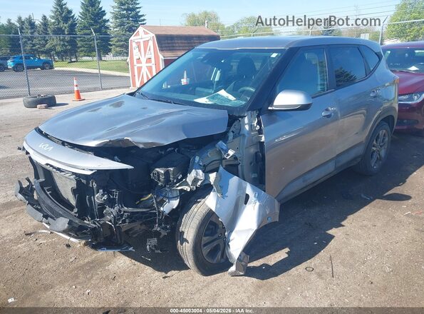 KNDEPCAA8P7408371 2023 KIA SELTOS Gray Передня ліва чверть
