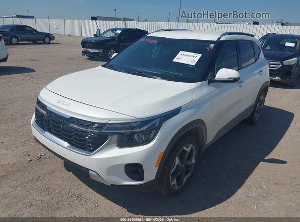 KNDER2AA0R7490474 2024 KIA SELTOS White წინა მარცხენა ხედი სამი მეოთხედიდან