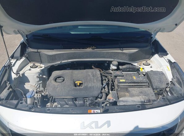 KNDER2AA0R7490474 2024 KIA SELTOS White უკანა ხედი