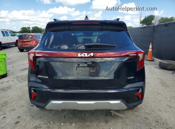 KNDER2AA7S7676549 2025 KIA SELTOS Black Widok z tyłu