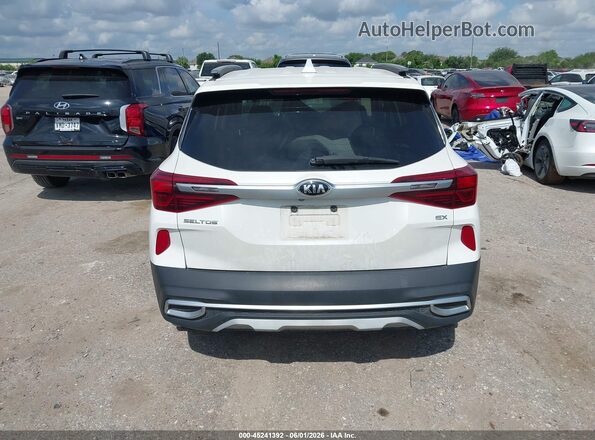 KNDERCAA2M7158289 2021 KIA SELTOS Белый 