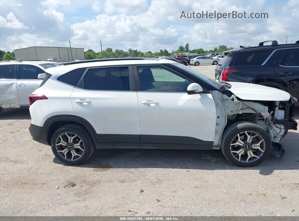 KNDERCAA2M7158289 2021 KIA SELTOS Белый Вид задней части салона