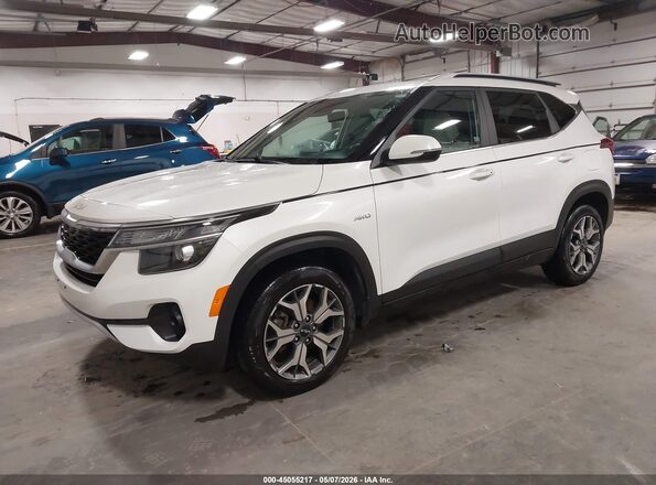 KNDERCAA2N7274822 2022 KIA SELTOS White Front left