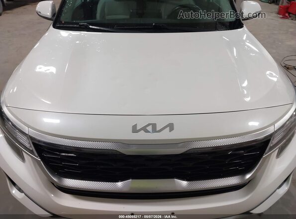 KNDERCAA2N7274822 2022 KIA SELTOS White Front view