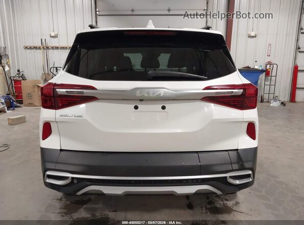 KNDERCAA2N7274822 2022 KIA SELTOS White 