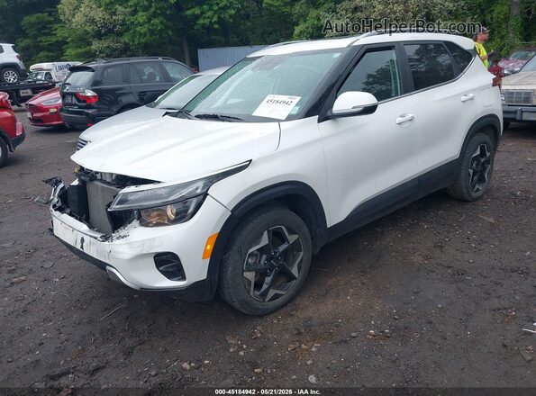 KNDERCAA2R7644558 2024 KIA SELTOS White Przód lewy