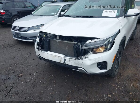 KNDERCAA2R7644558 2024 KIA SELTOS White Widok z przodu