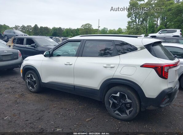 KNDERCAA2R7644558 2024 KIA SELTOS White Widok wnętrza 360 stopni