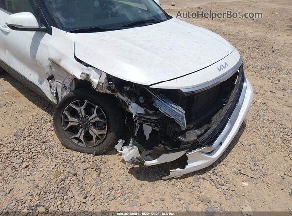 KNDERCAA4N7302796 2022 KIA SELTOS White 