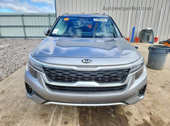 KNDEU2AA2M7160262 2021 KIA SELTOS Silver 