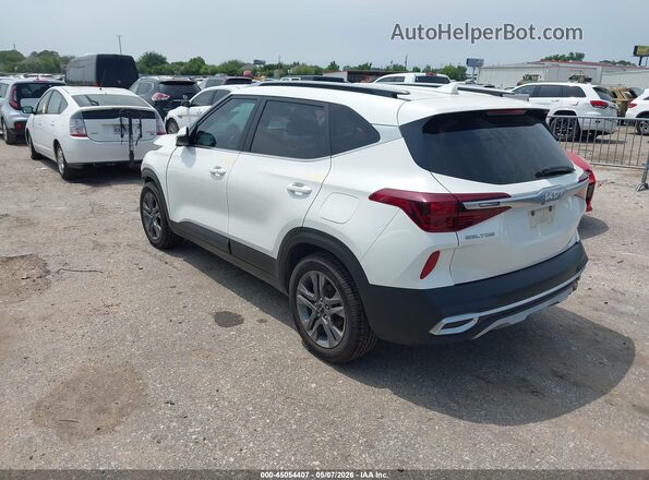 KNDEU2AA4P7396366 2023 KIA SELTOS White Trasero izquierdo